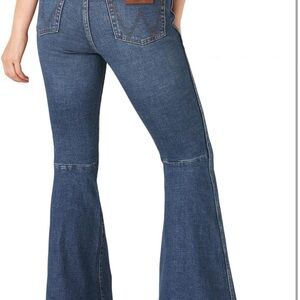 Wrangler Women's Retro High Rise Trumpet Flare Jeans